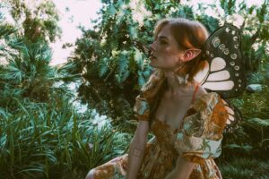 Chloe Dykstra Instagram - Move over Charles, there’s a new monarch in town

📸: @ari_the_faery