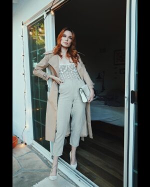 Chloe Dykstra Instagram - Outfit #26: Let me level with you, this bodysuit is cute as hell but THE WHOLE SHOOT it was desperately trying to achieve its lifelong dream of being a waist belt. I know you guys are bored of seeing me stare longingly into different distances so I made a stupid thing for you at the end instead of finding ways to actually be funny⁣
⁣
(Ps I finally figured out the remote control for this thing and my life is now 50x easier)⁣
⁣
New project coming soon?