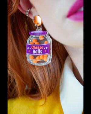 Chloe Dykstra Instagram - Cheese balls, I hardly know her

(Last slide is for John Leguizamo’s Luigi only)

Earrings: @clubeggie