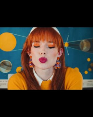 Chloe Dykstra Instagram - Cheese balls, I hardly know her

(Last slide is for John Leguizamo’s Luigi only)

Earrings: @clubeggie