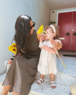 Chloé Mortaud Instagram - Saturday in L.A 🌻

#losangeles #frenchexpat #missfrance #mother #momlife #weekend #california

📸 @lulukrml