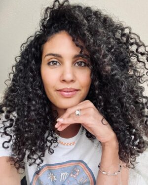 Chloé Mortaud Instagram - Curly, braids or straight ? 
Pick your favorite.

#curlyhair #braids