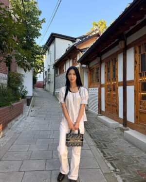 Cho Lee-hyeon Instagram - 여름이야🩵