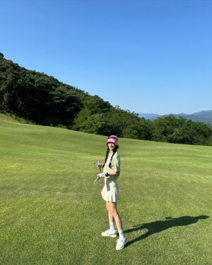 Cho Lee-hyeon Instagram - 더운데 안 더워🩵💙💚