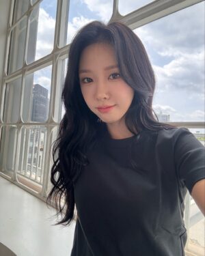 Cho Lee-hyeon Instagram - 오랜만에..🖤
연기자 조승희로 만나요!
#임대아파트 #연극임대아파트 #정현 🫶🏻
#조승희 #조이현