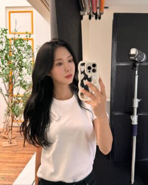 Cho Lee-hyeon Instagram - 오랜만에..🖤
연기자 조승희로 만나요!
#임대아파트 #연극임대아파트 #정현 🫶🏻
#조승희 #조이현