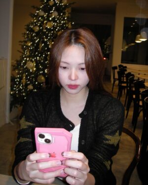 Cho Yu-jung Instagram - 언니 최고🐻❤️
