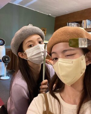 Cho Yu-jung Instagram - 남꾸이꾸이랑🤎🤍🎨