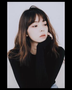 Cho Yu-jung Instagram - 🤗