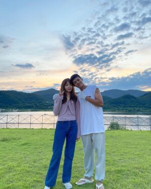 Cho Yu-jung Instagram - 1. 남호랑 유라
2.이준이가 찍은 유라와 하늘
3.남호가 찍은 캠핑장 유라
4.유라가 찍은 친구들의 등굣길
5.티빙에서 주신 꽃선물🌸🌼

#어른연습생  #티빙  #TVING