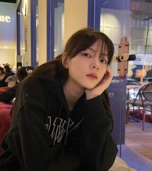 Cho Yu-jung Instagram - 💇🏻‍♀️