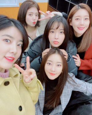 Cho Hyun-young Instagram - #레인보우 #14주년 
축하해 주셔서 감사합니다 ♥️🧡💛💚💙💗💜
레인너스 , 멤버들 아이시떼루-!