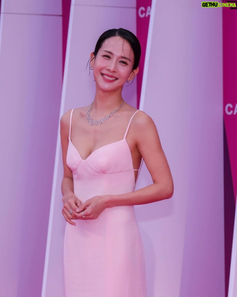 Cho Yeo-jeong Instagram - thank you so much for beautiful photos💗 @studio_vigerie @studio.xplusu @canneseries @highentfamily