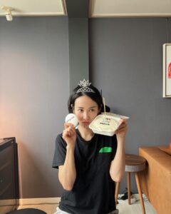 Cho Yeo-jeong Instagram - 고스란히 몸무게로 남은 나날들. 🤣 #먹는게남는거다 #몸무게로남는거다
