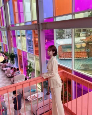 Choi Yoon-young Instagram - 오랜만🌈☁️🧀