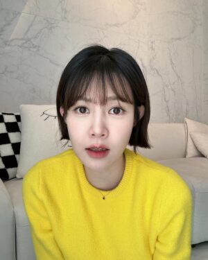 Choi Yoon-young Instagram - 이제 사진을 자주 올리겠다는 다짐을 해본다😎💛