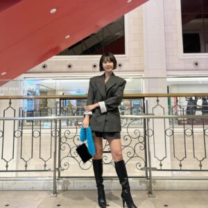 Choi Yoon-young Instagram - 아니 증맬루 키를 늘린것이 아니오라 
우리 유림이가 180으로 찍어줘유🥹💕