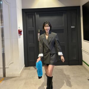Choi Yoon-young Instagram - 아니 증맬루 키를 늘린것이 아니오라 
우리 유림이가 180으로 찍어줘유🥹💕