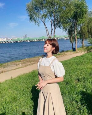 Choi Yoon-young Instagram - 🌳🌿🌱☁️
