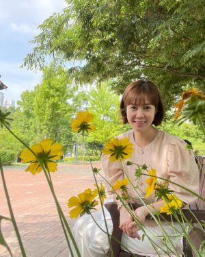 Choi Yoon-young Instagram - 🌼