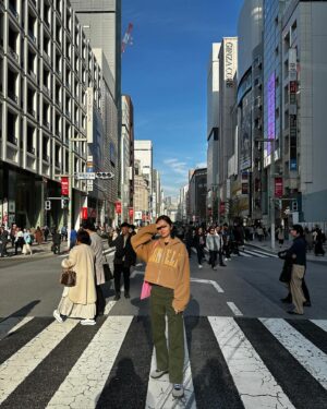Choi Yu-hwa Instagram - 엔저때 갔지만 숙박비는 더 올라서 예전에 갔을때랑 물가는 비슷하게 느낀 도쿄여행. 그치만 처음으로 도쿄타워도 보고 일본 가면 일본음식 위주로만 경험해보려했다면 이번엔 프렌치 음식도 먹어보고 좋아하는 아이스크림집도 또 가보고. 예전엔 시부야에 묵었는데 이번엔 긴자에 묵어보고. 익숙하면서도 새로웠던 도쿄여행🫶