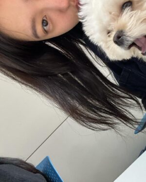 Choi Yu-hwa Instagram - 1.오월의 종- 블랙브레드😋
2.도티는 주인 닮아 엄청 이쁘네 (내 🐶 아님) 
3.날 갤럭시 z플립 들게 만든 jy 삼성홍보대사:)
4.르세라핌 하면 늘 생각나는 울 샘💕
5.유산소를 늘려야겠다 다짐한 어제😇