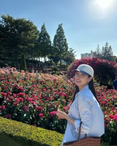 Choi Hee Instagram - 주말 찬란한 날씨를 만끽한 이틀의 기록 🤍 다들 행복한 주말이신가요? 저도 이틀내내 행복하게 보내고 있어요 😆 이제 집에 가서 애들 씻기고 재우고 또 내일 일 미리 좀 준비하고 해야하는데 주말 그냥 이대로 놀고만 싶네요 ㅋㅋㅋ 오늘 아침 오는 차안에선 남편이랑 “일 더 잘하는 법” “더 성장하기 위한 방법” 이런거 엄청 이야기하고 오다가 집에 가는 길엔 “됐다~ 인생 뭐 있냐~ 행복하자~” 이래요 ㅋㅋㅋ