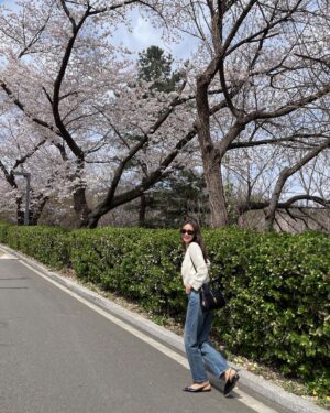 Choi Ji-woo Instagram - 🌸👜💕

#celinebyhedislimane #celine16