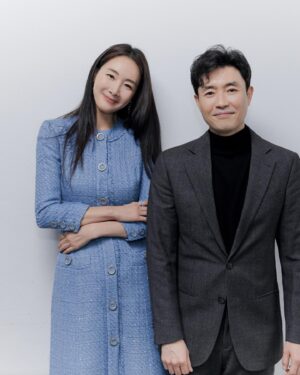 Choi Ji-woo Instagram - 🎬💙
 
#43회청룡영화상 
#류승완감독님
@kaylabennet_official