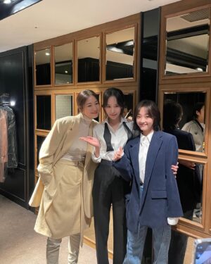 Choi Ji-woo Instagram - 🎬
#이유미
#최민호
#표지훈
#하다인
#정동원