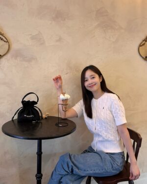 Choi Seol-hwa Instagram - .
어제 너무 맛있었던 광장시장 쪽 로잴라또✨
생긴지 얼마 안된거 같은데 사람들 줄 서서 먹으면 좋게땨..
사장님 커플 완전 친절 그 잡채✨