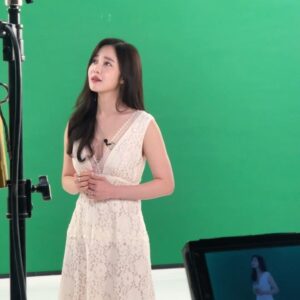 Choi Seol-hwa Instagram - . 19년도의 난 진촤 영했당.. 애기였당.. 19년도에 사용하던 폰 보면서 추억팔이하다가 멘탈 내려앉았댜😀🫠 3년 만에 피부 탄력이 이렇게 달라진다구?? 나 울어😭😭😭 그래서 저 관리 더 열심히 해야겠어요🧐