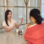 Choi Seol-hwa Instagram - #공구예정 청담동에 위치한 #황금희에스테틱 혹시 아세요? 제가 최근 몇개월간 턱살 광대살 내려오고 얼태기오면서 거울도 보기 싫고 카메라도 정면으로 못 보겠더라고요. 그러다가 여기 잘한다고 해서 내돈내산으로 다녀왔는데 진짜 턱 아래살이 쭉 올라간거예요‼️ 저는 작은얼굴 하이퍼 같이 했어요❗️그래서 1주일에 한번씩 두번 더 갔다가 오늘은 미팅하러 가서 네고 왕창해왔잖아요🩵 사실 공구 안해주실 줄 알았는데 네고 많이 해주셨어용 자세한건 오늘 연락 주신다네요😄 솔직히 사리사욕이 더 커요..😍 자주 받고 싶은데 너무 비싸서..고민하고 있었거등요>< 비포이 애프터 사진 보여드리고 싶은데 비포가 너무 못나서…… 고민 쫌만해보께요.ㅎ 당장 다음주에 공구 들어가기로 했으니까 얼굴 살 쳐지시는 분 볼꺼짐 있으신분 얼굴 빛 탁하신 분들 대기하셔야 돼요✨