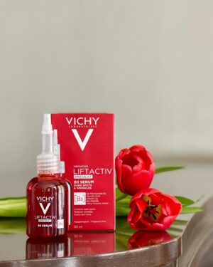 Chollatorn Pratchyaroongroj Instagram - มาแนะนำเซรั่ม Vichy Liftactiv B3 Serum ตัวดังลดจุดด่างดำ มีส่วนผสมของ Niacinamide, Cg (Anti-Oxidant), AHA, Tranexamic Acid เรียกได้ว่าจับทุกจุดของจุดด่างดำเลยจริงๆ เนื้อสัมผัสบางเบา ทาแล้วลงเมคอัพต่อได้เลย ไม่มีน้ำหอม ซิลิโคน และแอลกอฮอล์ ☀️ เพิ่งจัดอีเวนท์กลางแดดจ้าไป 5 วันติด เหมาะมากใช้ตัวนี้ช่วยทั้งฟื้นฟูผิวและรอยดำที่อยู่บนหน้าแจมค่ะ ❤️🌹 #VichyTH #LiftactivTH #ตัดวงจรจุดดำด้วยVichy