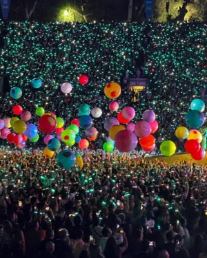 Christa Miller Instagram - Had the best night watching @coldplay perform with my dear friends! "Fix You" is a song that is near and dear to my heart because I placed it in an episode of Scrubs & it always reminds me of Zach. Hearing it live was just magical ✨ It was the perfect evening!