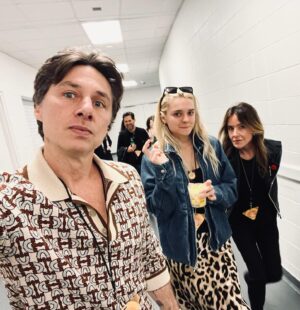 Christa Miller Instagram - “This should be the Gang…” Had the most insane time seeing U2 at The Sphere! What an incredible show 🔥🪐🎸