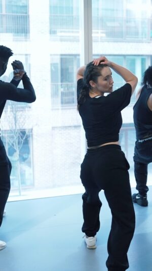 Christina Chong Instagram - Another Impromptu little dance to the Twin Flames Ruin Remix by @ruinitbaby 😜 

Get the black Twin Flames Tee via @hawkrlive whilst it’s still available 🔥🔥❤️❤️

All links in bio. 

Choreo by @raynedre 
Dancers @thejoshklass @gustavedx 
🎥 @rich_rusk_film 
Produced by @harrietvictoria25 

#housemusic @spotify @applemusic @amazonmusic #ruinremix