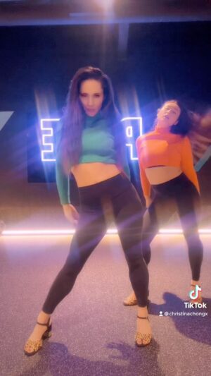 Christina Chong Instagram - Can you… ‘Keep your composure” 
If we’re… “comin’ over” ???

In our @lululemon #lululeggings and @officialbiba #bibashoes 😜

#shook #shookdance #shookdancetrend #shookdancechallenge #meghantrainor #meghantrainorfans #madeyoulook #takinitback #dance #dancetrend #tiktokdance #tiktokdance #pure #puregym