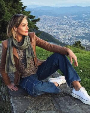 Christina Dieckmann Instagram - Feliz Navidad 🎄Amor❤️y Paz🙏2023🍾🥂#avila ⛰#humboldt 🚠#venezuela🇻🇪 #caracas 🎇