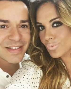Christina Dieckmann Instagram - Quiero dedicarle este Post a mis queridos amigos que los extraño Buuuurda🥰! Recordando los divertidos momentos, donde siempre todo era motivo de chiste y risas. Mi @amichidivino @miguelangelduqueofficial 🥰 quien me maquillo belliiiiisima🤩 y mi queridísimo @mishamaxphoto que quiero muchiiismo🌹, el “ SHI SHABE DE FOTOS”🤩📸Mi forma cariñosa decirle que me encanta su trabajo,donde cada vez que hacíamos fotos yo quedaba fascinada. Los QUIERRRRRO CON MUCHO CARRRRRIÑO MIS AMORES! ❤️❤️ Los extraño❤️🌹🥰😘😘😘 #makeup #makeupideas #photography #photo #amigos #miami