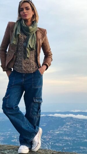 Christina Dieckmann Instagram - Mi Hermosa Venezuela🇻🇪 #humboldt #caracas #avila #jeansdemoda A la Moda con @zalimeth.collection