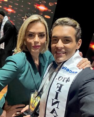 Christina Dieckmann Instagram - En la noche de ayer, La Organización Nacional, celebró la Edición Aniversario del “Mister Universo Venezuela 2023”, “20 años Formando Campeones”. 🏆

El Mister Universo Venezuela 2023, se dio acabo en el Teatro de la Hermandad Gallega, de la ciudad de Caracas, Pudimos ver la magnificencia de un concurso Masculino, organizado por El Presidente @albertomaneiror y su equipo de producción de la Organización del concurso.

Felicidades a la Organización y Participantes del concurso por tan esplendido Show.

Gracias por la invitación como Jurado, en esta edición del Mister Universo a Venezuela 2023. 

Gracias también a mi querido amigo @venegasalej_sastre quien me vistió con un Blazer y Pantalón, color Verde Esmeralda con elegancia y estilo.

Felicidades a los Nuevos Campeones 
Mister Universo Venezuela 2023🏆, @eduardofranlex, por el estado COJEDES.
Mister Mundo Venezuela 2023🏆, @keyrodriguez_model, por el estado PORTUGUESA.
Mister Internacional Venezuela 2023🏆, @alejandrocarrillo.2811 , por el estado TACHIRA.
#JoseNoriega @josejesusnf1 por el estado SUCRE y #JoseMoreno por el estado BOLIVAR lograron posesionarse en Tercero y Cuarto finalista.
Y  también a todos los participantes que consolidaron este concurso.

Agradecida con todo el equipo de producción de la Organización Nacional “Mister Universo Venezuela”, exitos para todos ustedes.
@ricardoanavas @vitomeom 
#misteruniversovenezuela2023
#misteruniversovenezuela
#concursomasculino
#escueladecampeones
#concursodecampeones
#venezuela
#concurso
#organizacionmisteruniversovenezuela