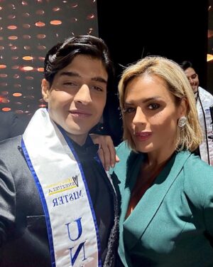 Christina Dieckmann Instagram - En la noche de ayer, La Organización Nacional, celebró la Edición Aniversario del “Mister Universo Venezuela 2023”, “20 años Formando Campeones”. 🏆

El Mister Universo Venezuela 2023, se dio acabo en el Teatro de la Hermandad Gallega, de la ciudad de Caracas, Pudimos ver la magnificencia de un concurso Masculino, organizado por El Presidente @albertomaneiror y su equipo de producción de la Organización del concurso.

Felicidades a la Organización y Participantes del concurso por tan esplendido Show.

Gracias por la invitación como Jurado, en esta edición del Mister Universo a Venezuela 2023. 

Gracias también a mi querido amigo @venegasalej_sastre quien me vistió con un Blazer y Pantalón, color Verde Esmeralda con elegancia y estilo.

Felicidades a los Nuevos Campeones 
Mister Universo Venezuela 2023🏆, @eduardofranlex, por el estado COJEDES.
Mister Mundo Venezuela 2023🏆, @keyrodriguez_model, por el estado PORTUGUESA.
Mister Internacional Venezuela 2023🏆, @alejandrocarrillo.2811 , por el estado TACHIRA.
#JoseNoriega @josejesusnf1 por el estado SUCRE y #JoseMoreno por el estado BOLIVAR lograron posesionarse en Tercero y Cuarto finalista.
Y  también a todos los participantes que consolidaron este concurso.

Agradecida con todo el equipo de producción de la Organización Nacional “Mister Universo Venezuela”, exitos para todos ustedes.
@ricardoanavas @vitomeom 
#misteruniversovenezuela2023
#misteruniversovenezuela
#concursomasculino
#escueladecampeones
#concursodecampeones
#venezuela
#concurso
#organizacionmisteruniversovenezuela