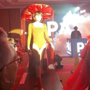Christina Dieckmann Instagram - En la Noche de ayer, acompañada de mis queridos amigos @artiehoyos @ricardohoyoss disfrutamos del evento @autopistadelamoda , un desfile de 15 diseñadores emprendedores y marcas de la moda. Felicidades a los organizadores del @srtafashionvzla @raynold_steven @blackking00 quienes con mucha dedicación, nos deslumbraron con cada detalle e impecable presentación. 🤩👏👏👏 #desfile #fashion #formula23 #autopistadelamoda #modelos #payacademia #evento #caracas #venezuela