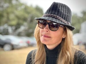 Christina Moore Instagram - Wishing everyone a great week ahead. I’m searching for some #mondaymotivation hard. Also hot take: make a director one of your BFFs so you can get pics like this at catering. 

Photo cred @alexranarivelo