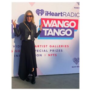 Christina Moore Instagram - Wait! What? Who is out at an event? ME!!!!!!!! Thanks to @iheartradio for the fun VIP experience. Loved every second
#wangotango2022 #iheartradio #warnerbros #filmproducer #outofthehouse #unreal #concertsareback 

@burberry sunglasses 
@proenzaschouler dress 
#slate&willow jacket