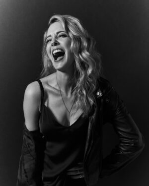 Christina Moore Instagram - It’s my birthday and I’ll laugh if I want to. 

My last trip around the sun was a roller coaster of some of the greatest moments of my life mixed with some challenging- less than awesome ones. And for that I will count myself as one of the lucky ones. 

More good than bad. Winning. 🍀🍀🍀

And always saved by a sense of humor and a deep belly giggle. #secretofsuccess #birthday #aries #winning 💕💕💕💕💕💕🤣🤣🤣🤣🤣🤣🤣 

Photo cred @stormsantos