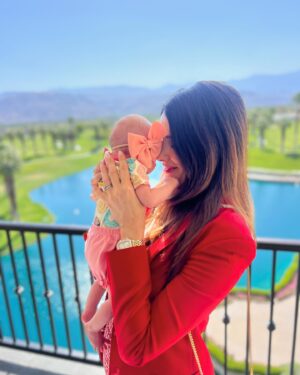Christina Pascucci Instagram - Back in a suit. Swipe to see my North Star 🌟 

It was an honor to be back hosting the SCAG sustainability awards in Palm Desert. It brings together 1,200 elected and government officials from across the SoCal region. Thank you for having me!

And thank you, husband, for watching our girl in the hotel room and working remotely to make it all work! Alé’s first road trip! #5weeksold