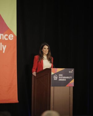 Christina Pascucci Instagram - Back in a suit. Swipe to see my North Star 🌟 

It was an honor to be back hosting the SCAG sustainability awards in Palm Desert. It brings together 1,200 elected and government officials from across the SoCal region. Thank you for having me!

And thank you, husband, for watching our girl in the hotel room and working remotely to make it all work! Alé’s first road trip! #5weeksold