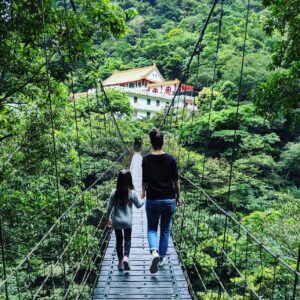 Christina Chang Instagram - This Earth Day, I’m joining @NatGeo in sharing one of the places on the planet that matters to me: Taroko National Park. I’m so proud of Taiwan for finally making it a national park, preserving what is clearly a beautiful and precious piece of Earth 🌱 🌳 
💚
💚
Celebrate your love for the planet 🌎 with us by sharing a spot you care about. #ShareYourSpot #earthday #nature #natgeo  #tarokogorge @tarokopark_official #taiwan #thegooddoctor